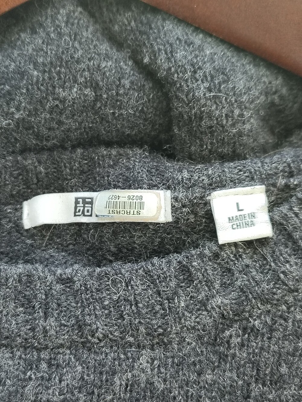 Uniqlo Men Charcoal Gray Wool Crew Neck Sweater - Size Large - Picture 2 of 4